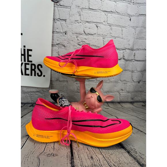 Athletic_Shoes